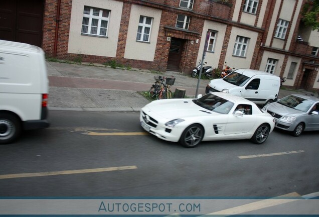 Mercedes-Benz SLS AMG