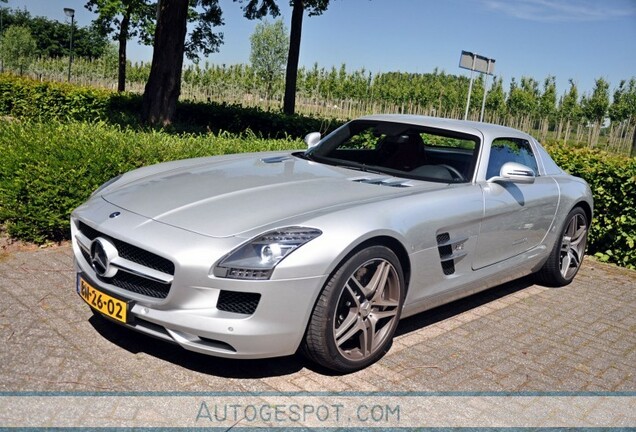 Mercedes-Benz SLS AMG