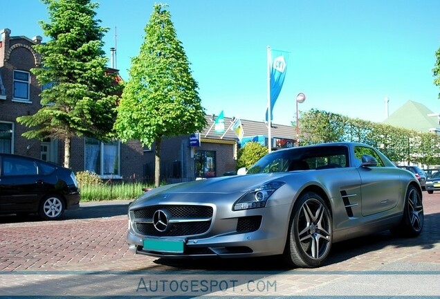 Mercedes-Benz SLS AMG