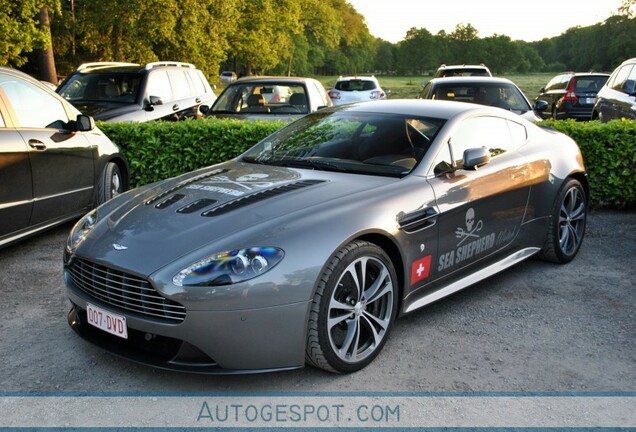 Aston Martin V12 Vantage