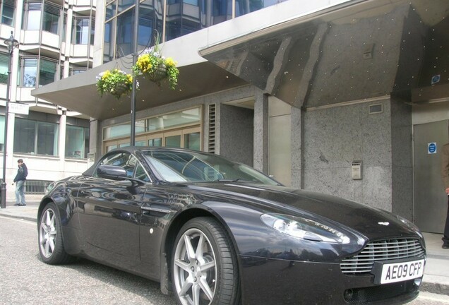 Aston Martin V8 Vantage Roadster