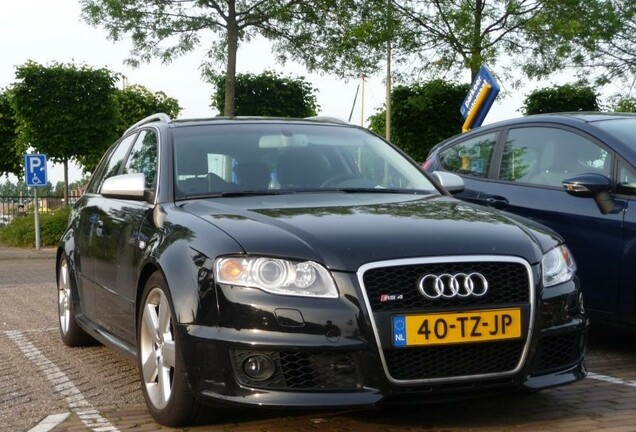 Audi RS4 Avant B7