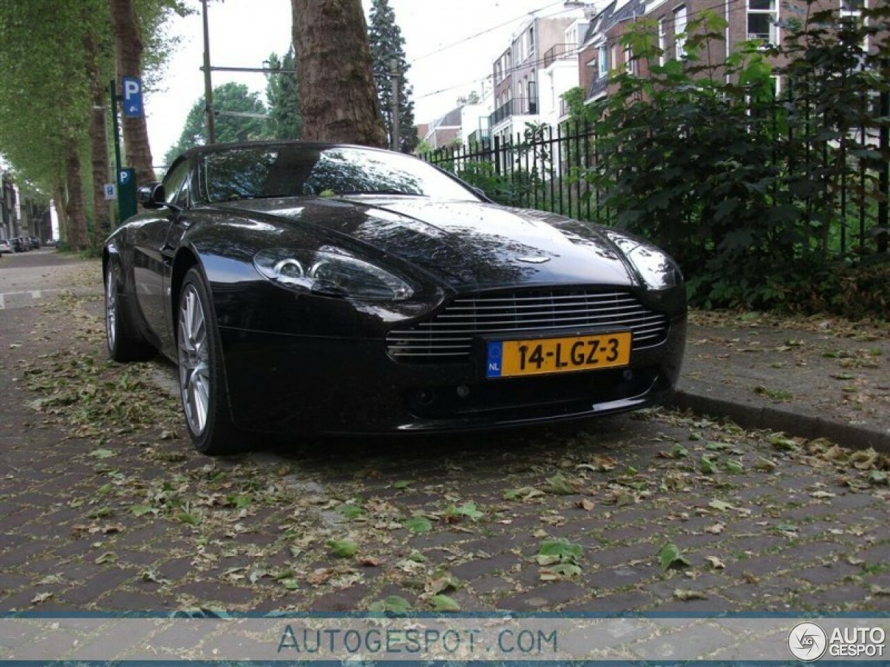 Aston Martin V8 Vantage Roadster