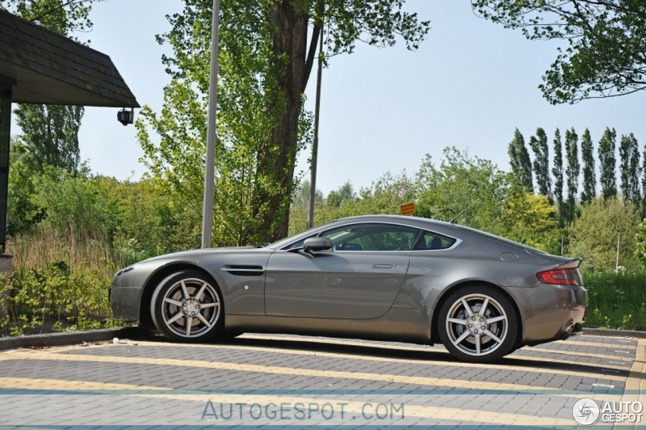 Aston Martin V8 Vantage