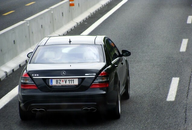 Mercedes-Benz S 65 AMG V221