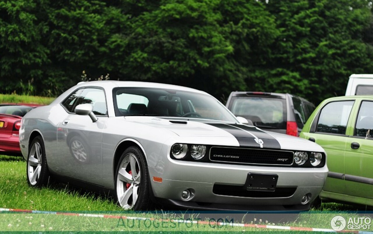 Dodge Challenger SRT-8