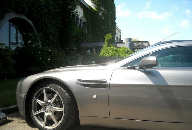 Aston Martin V8 Vantage