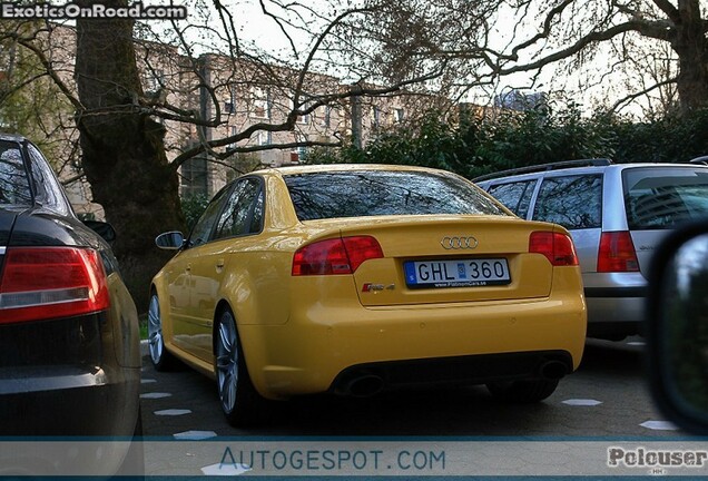 Audi RS4 Sedan