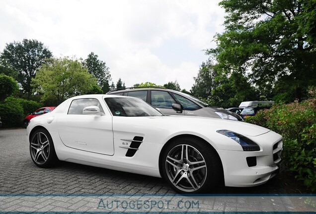 Mercedes-Benz SLS AMG