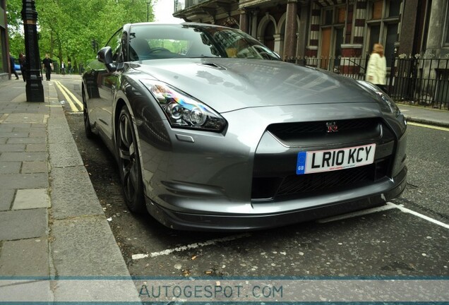 Nissan GT-R