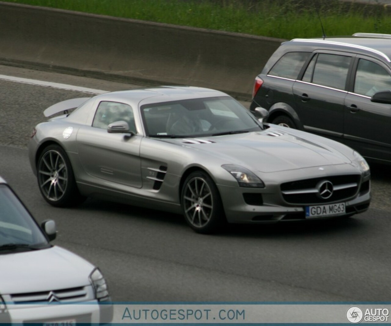 Mercedes-Benz SLS AMG