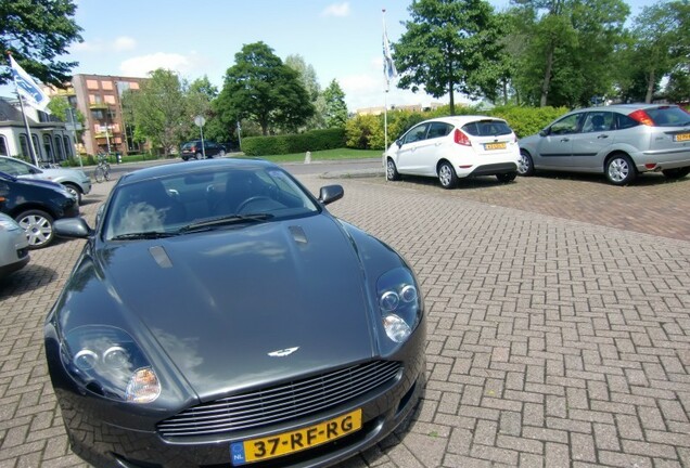 Aston Martin DB9