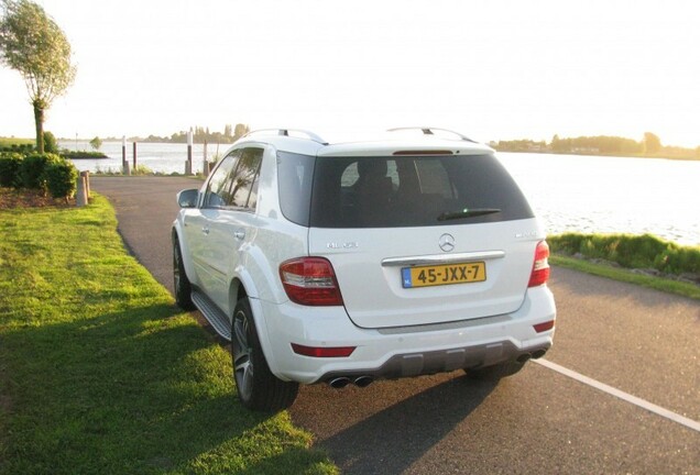 Mercedes-Benz ML 63 AMG 10th Anniversary