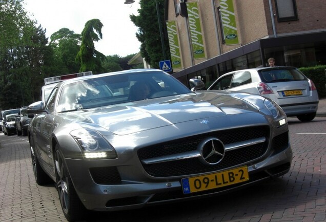 Mercedes-Benz SLS AMG