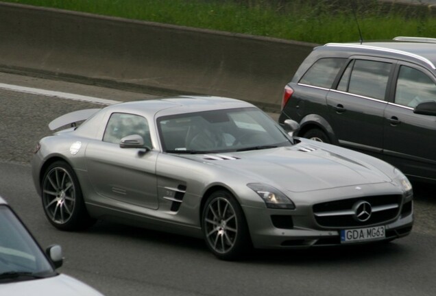 Mercedes-Benz SLS AMG