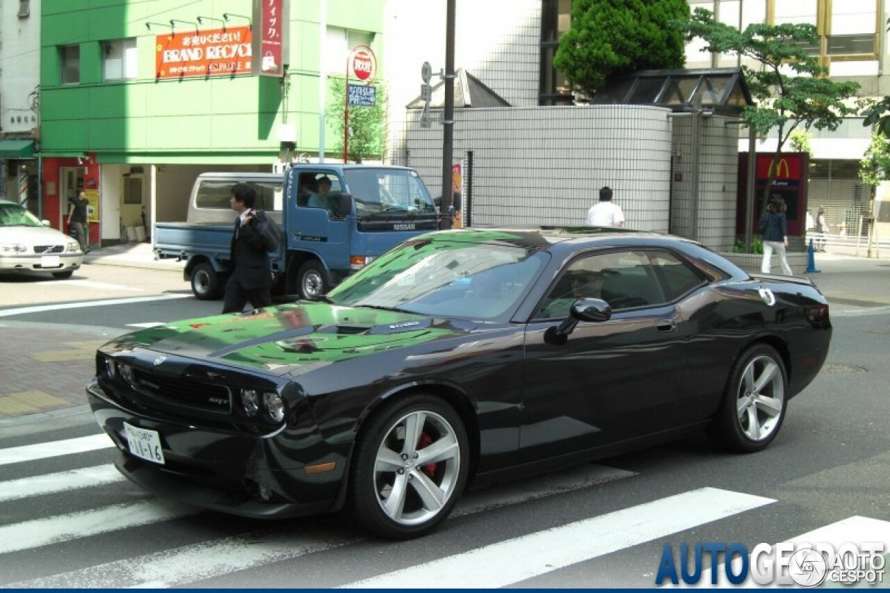 Dodge Challenger SRT-8