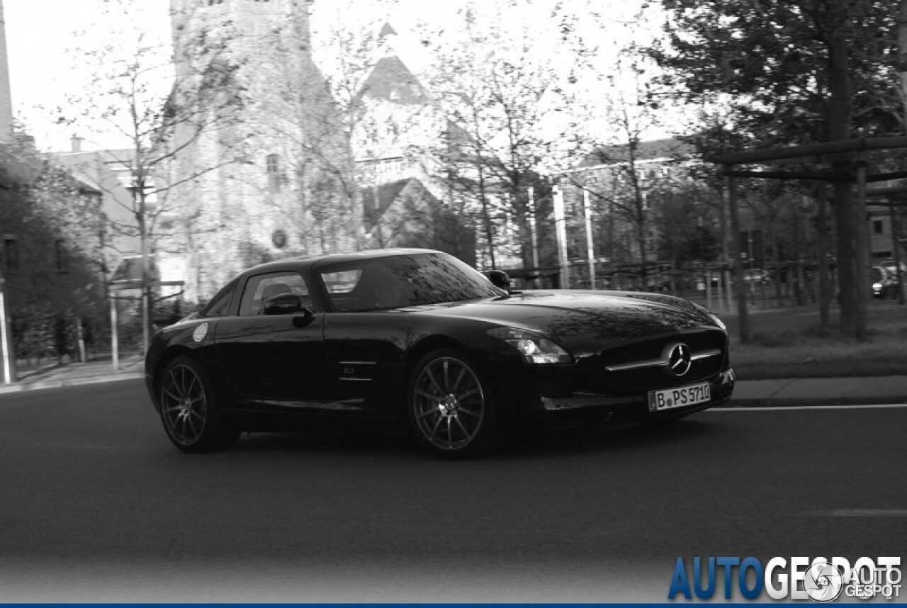 Mercedes-Benz SLS AMG