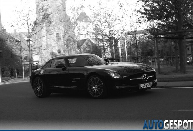 Mercedes-Benz SLS AMG