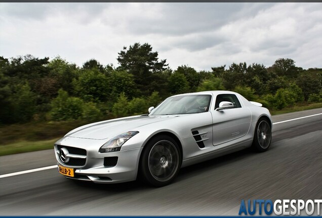 Mercedes-Benz SLS AMG