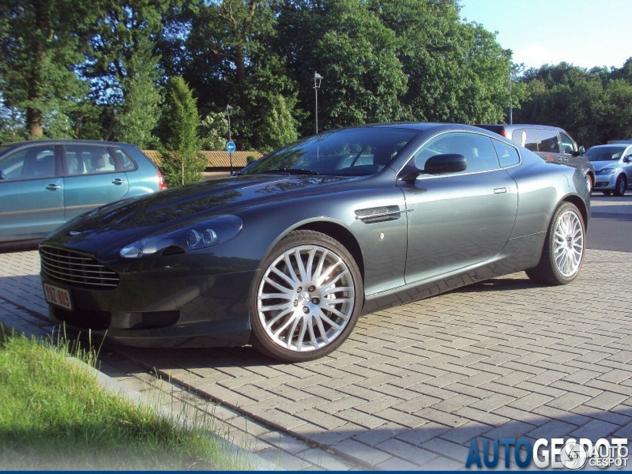 Aston Martin DB9