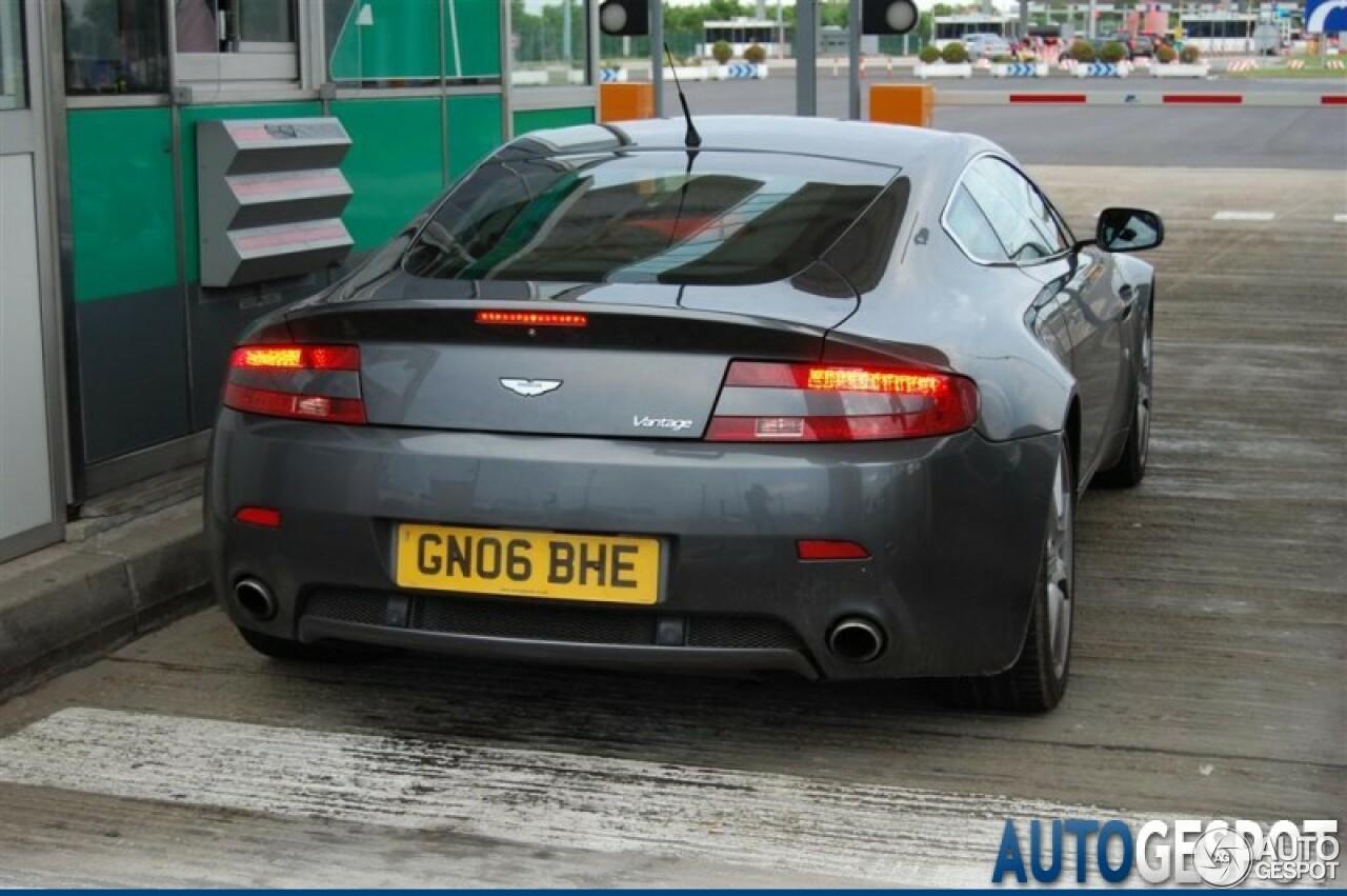 Aston Martin V8 Vantage