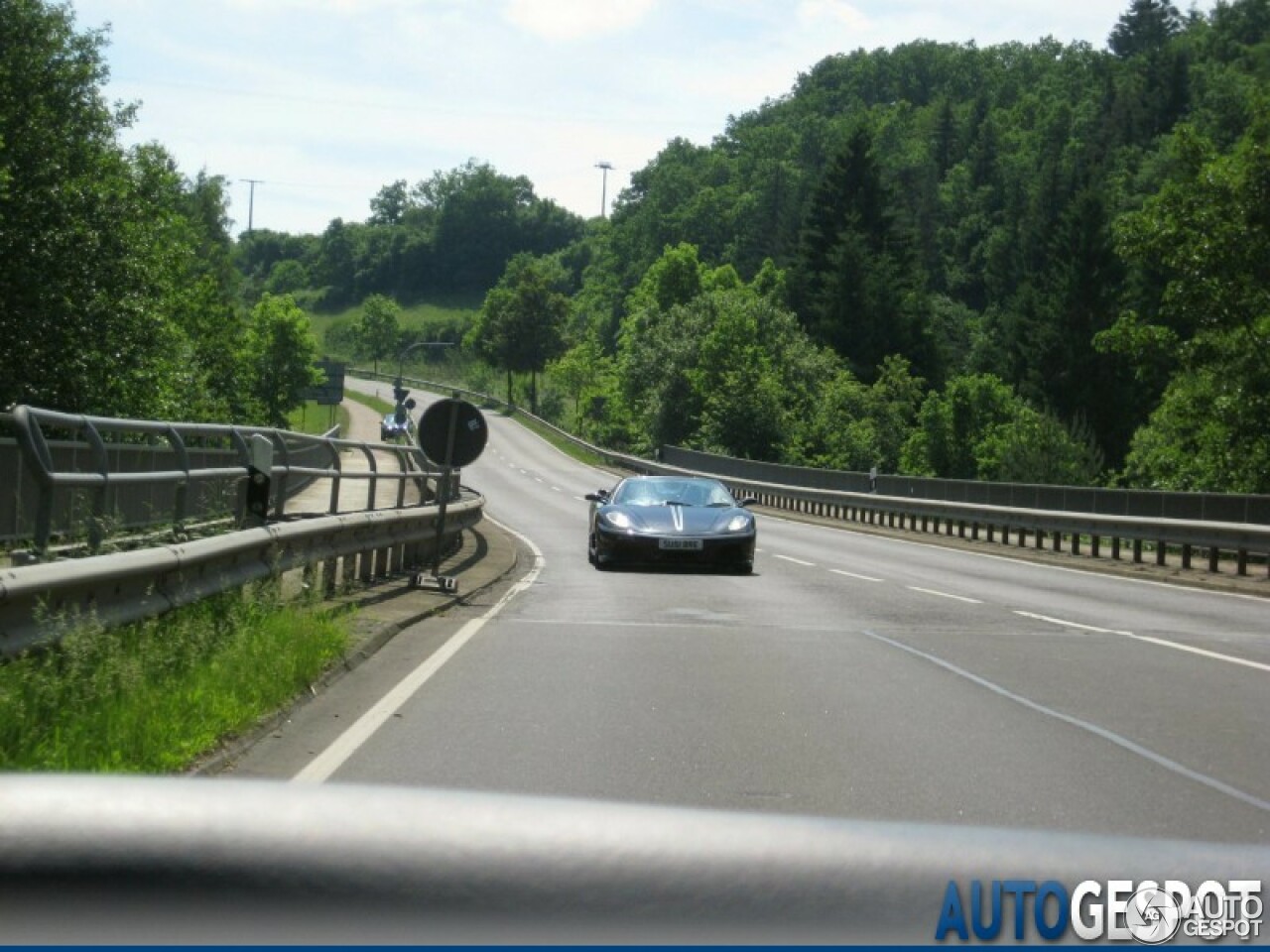 Ferrari Scuderia Spider 16M