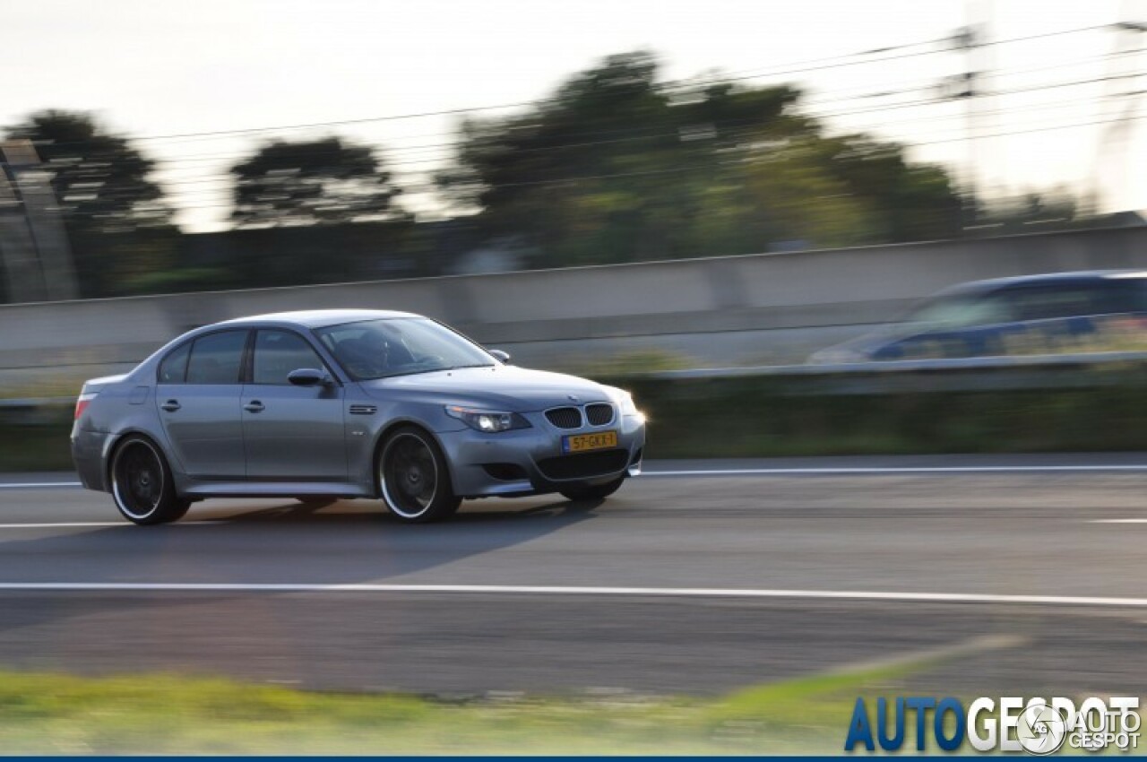 BMW M5 E60 2005