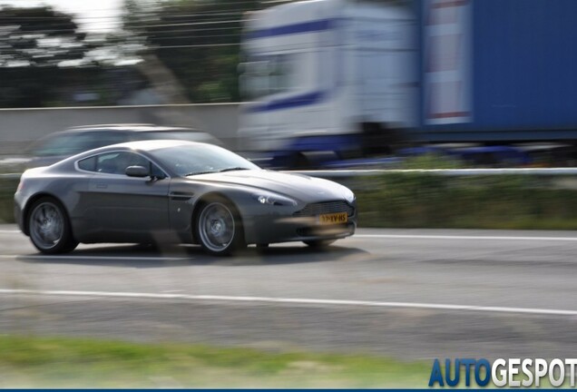 Aston Martin V8 Vantage