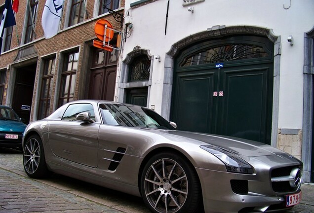 Mercedes-Benz SLS AMG