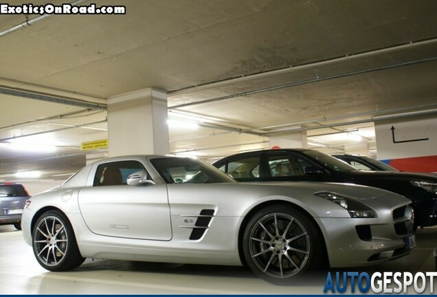 Mercedes-Benz SLS AMG