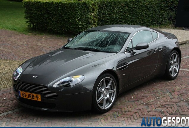 Aston Martin V8 Vantage