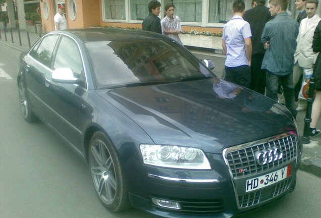 Audi S8 D3