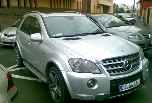 Mercedes-Benz ML 63 AMG 10th Anniversary