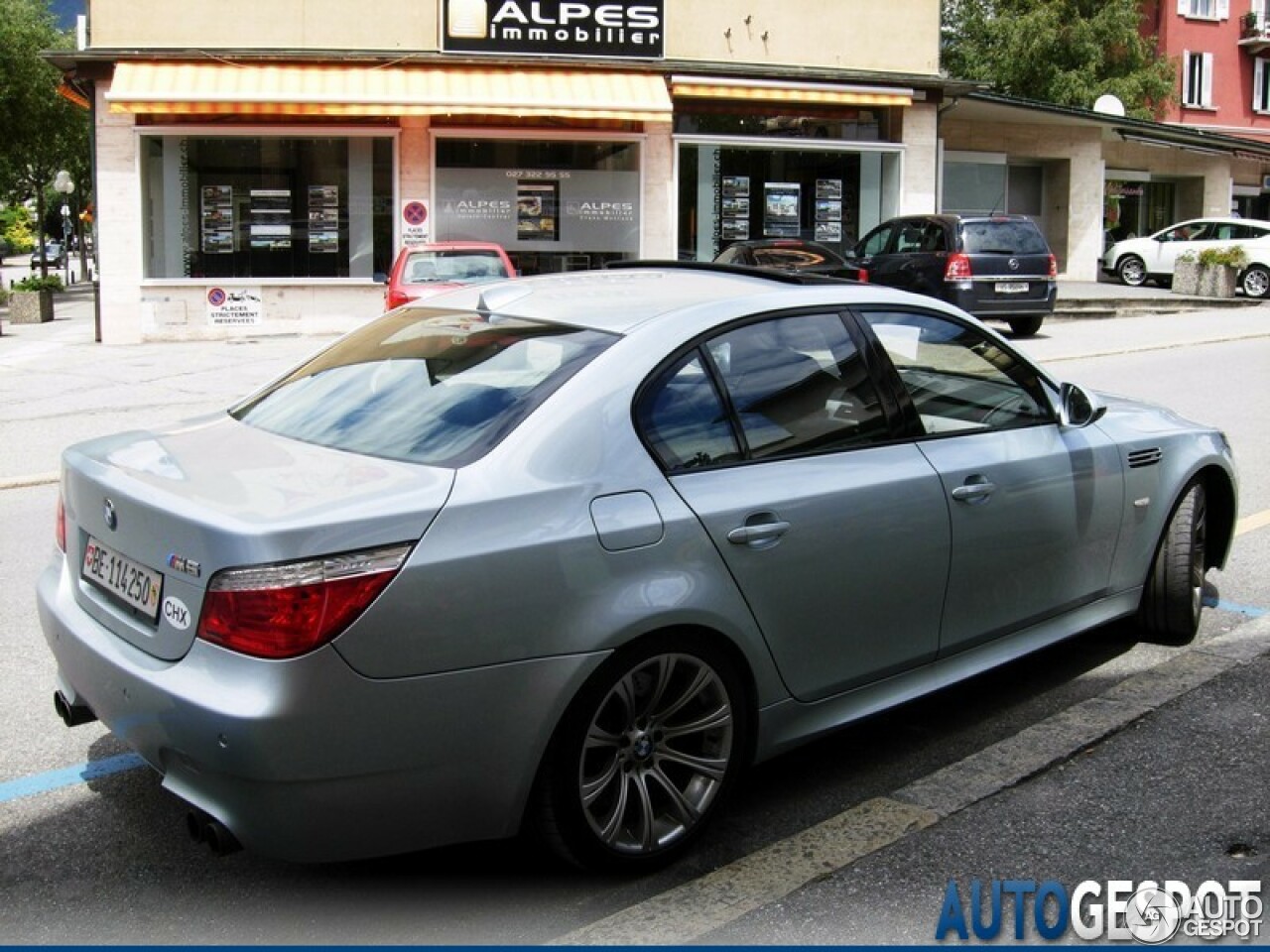 BMW M5 E60 2005