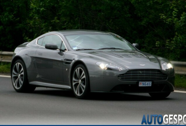 Aston Martin V12 Vantage