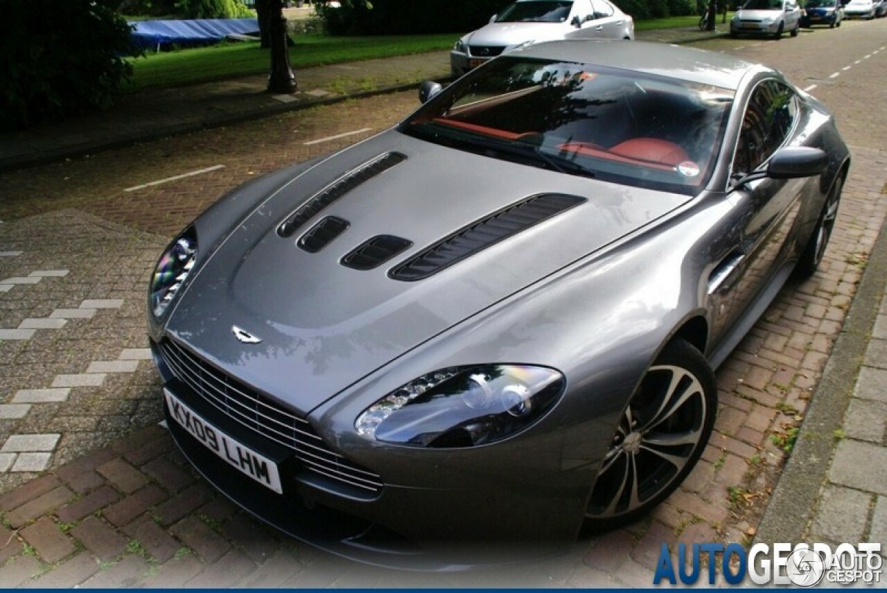 Aston Martin V12 Vantage