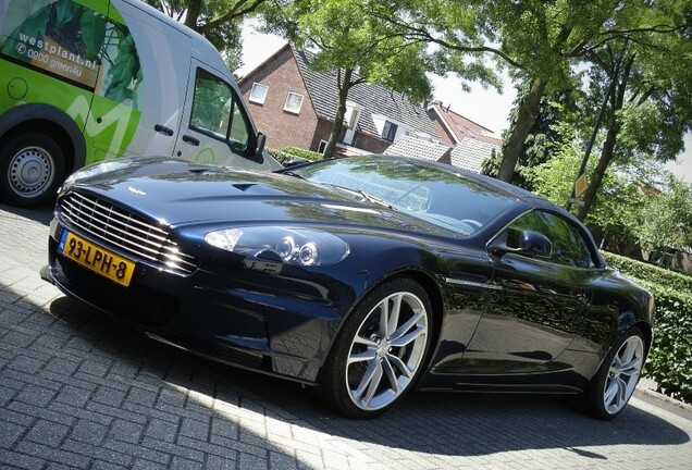 Aston Martin DBS Volante