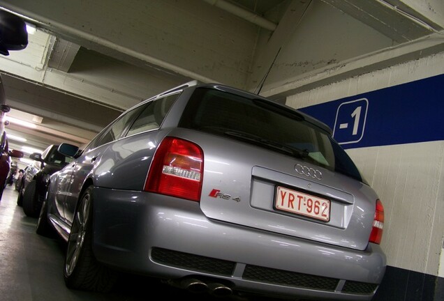 Audi RS4 Avant B5