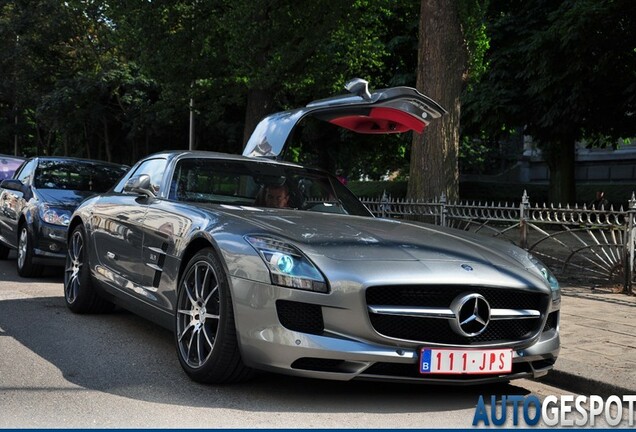 Mercedes-Benz SLS AMG