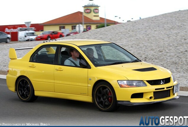 Mitsubishi Lancer Evolution IX MR FQ-300