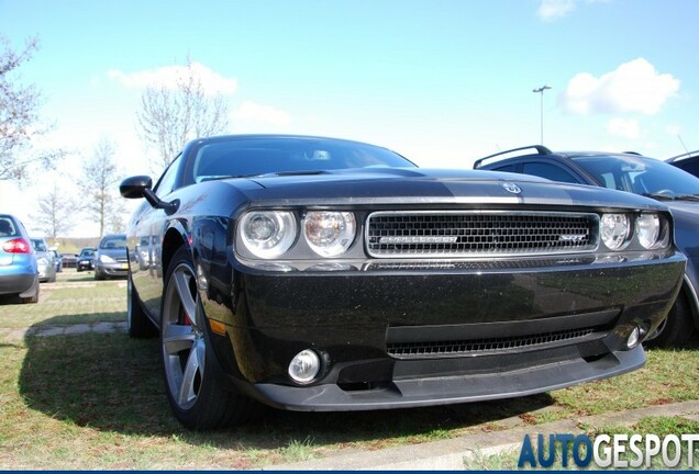 Dodge Challenger SRT-8