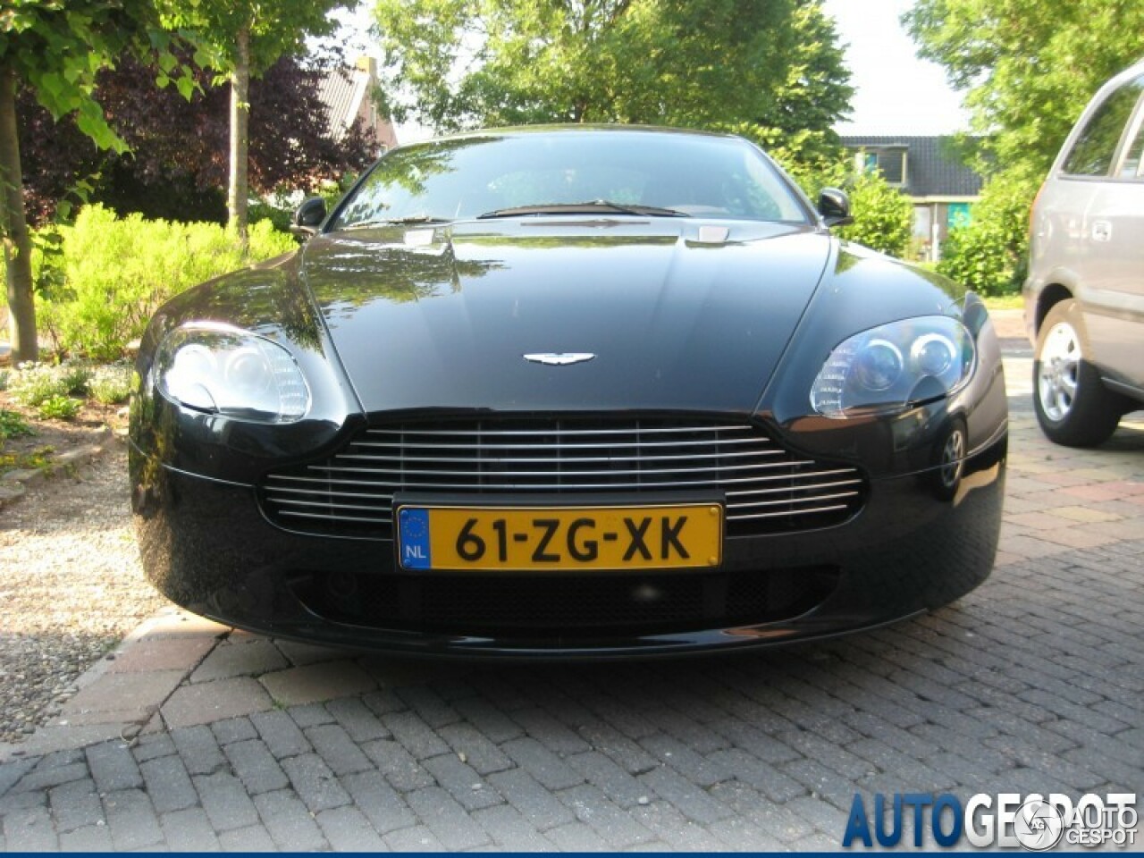 Aston Martin V8 Vantage