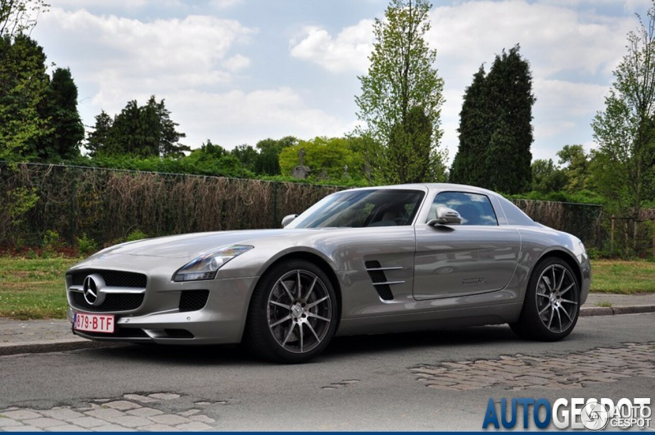 Mercedes-Benz SLS AMG