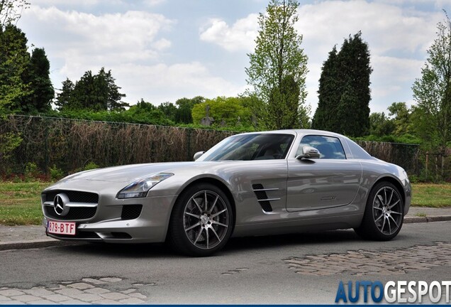 Mercedes-Benz SLS AMG