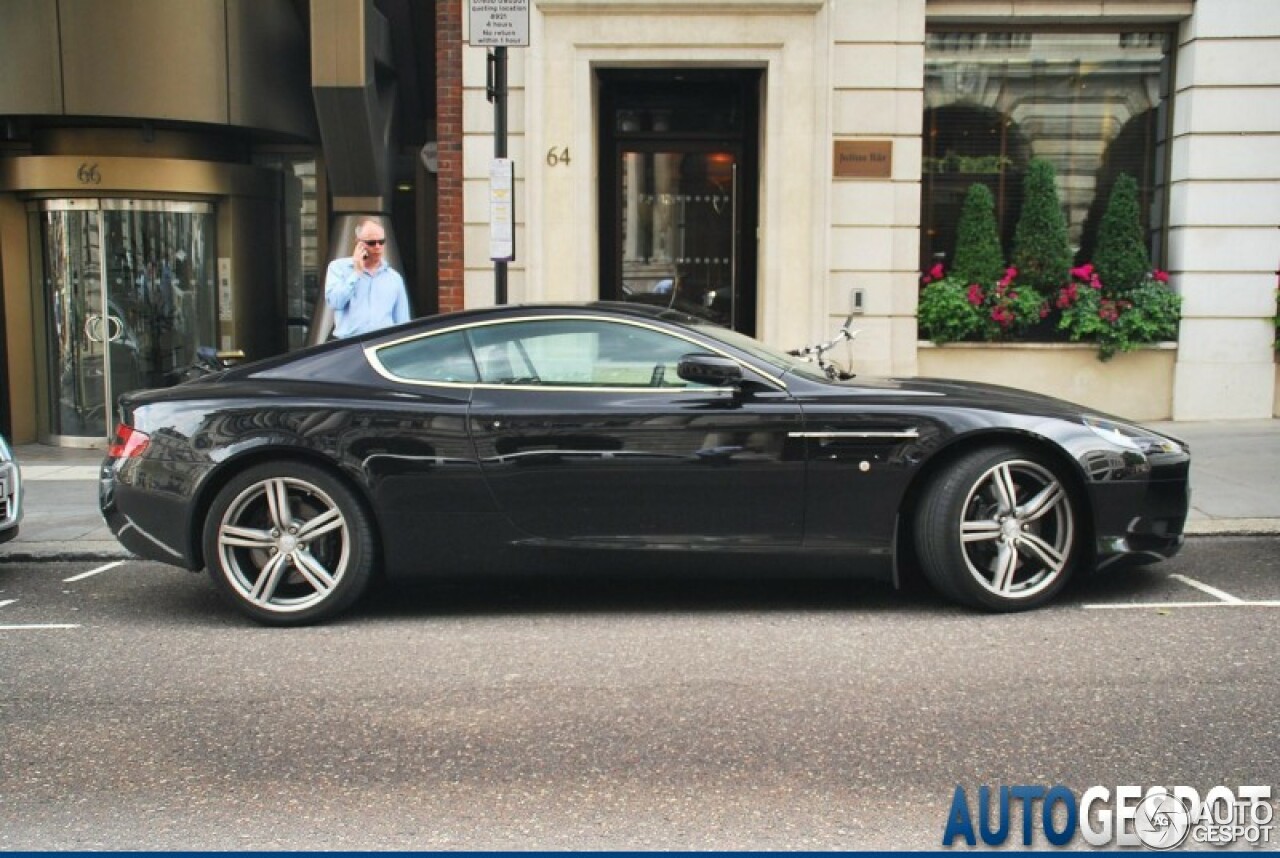 Aston Martin DB9