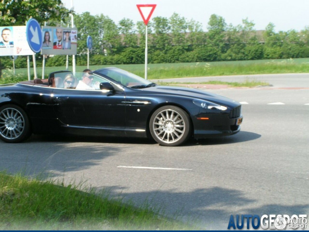 Aston Martin DB9 Volante