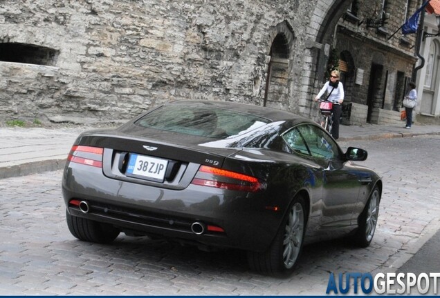 Aston Martin DB9