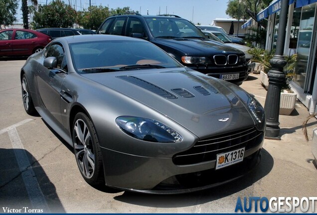 Aston Martin V12 Vantage