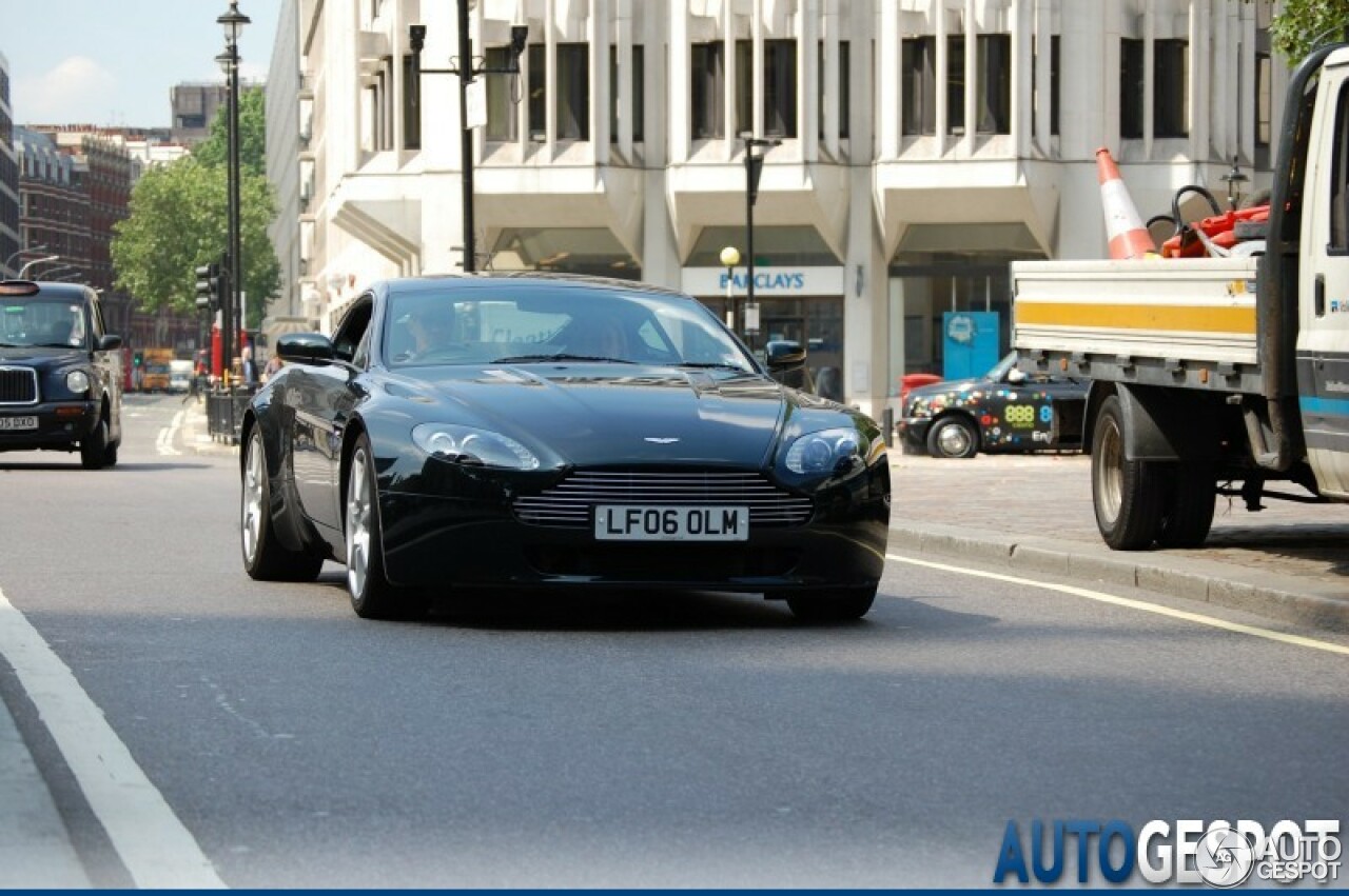 Aston Martin V8 Vantage