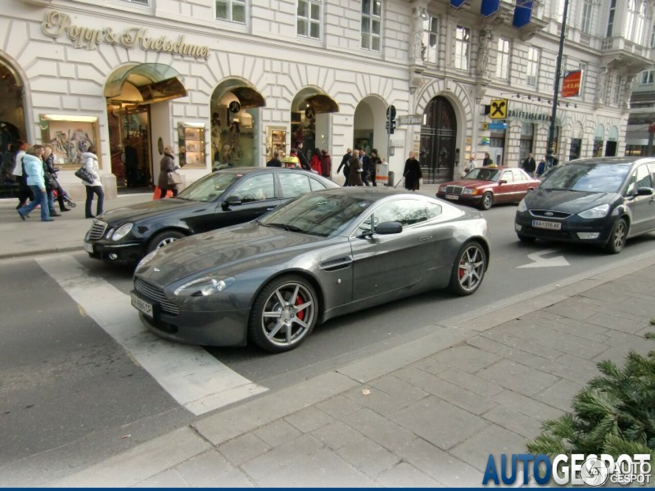 Aston Martin V8 Vantage